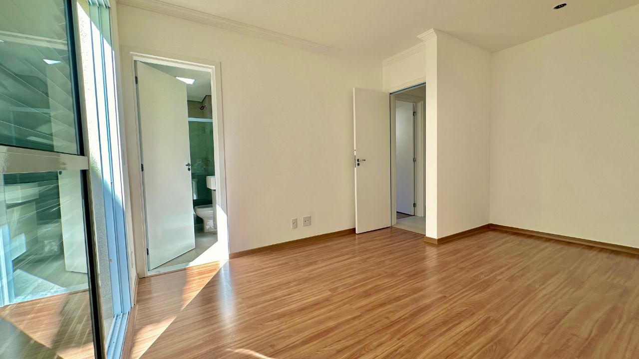 Apartamento à venda com 3 quartos, 157m² - Foto 10