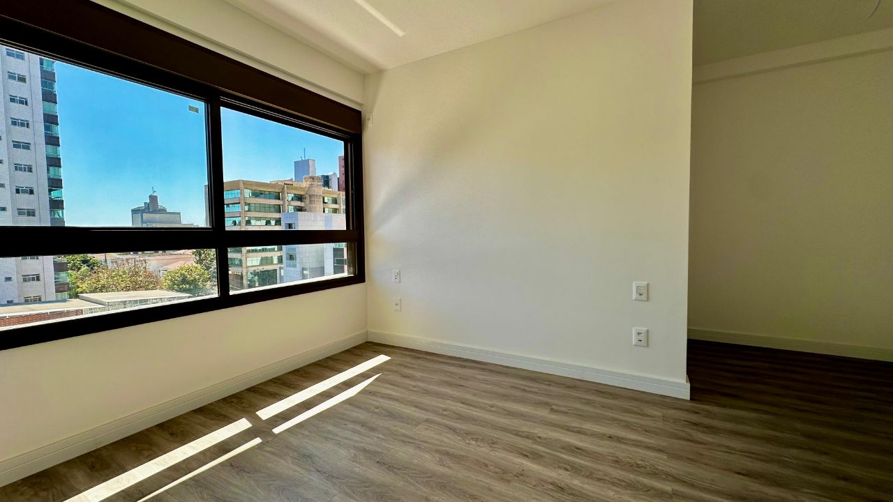 Apartamento à venda com 3 quartos, 87m² - Foto 8