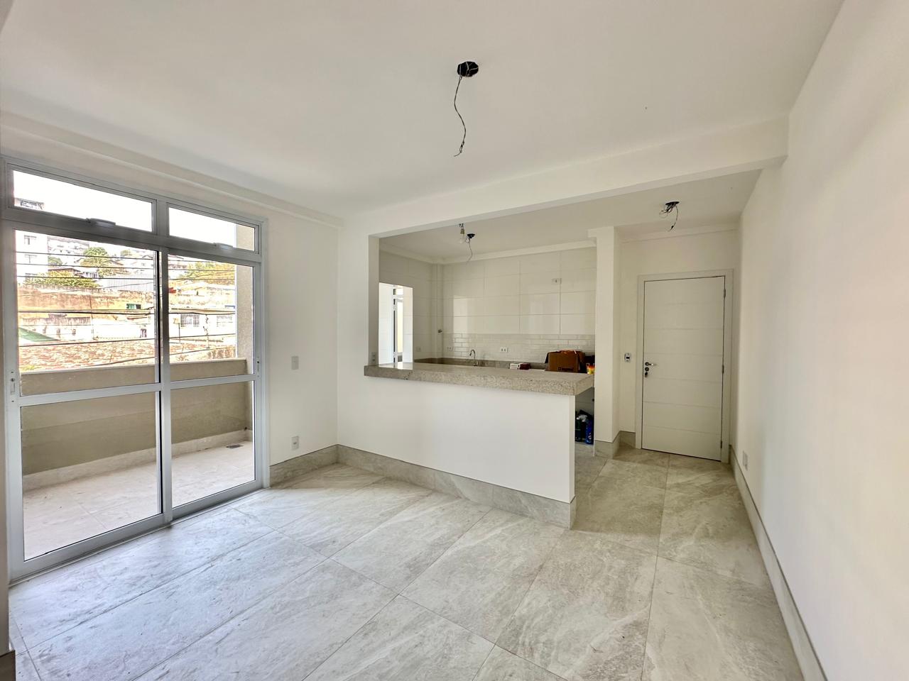 Apartamento à venda com 2 quartos, 73m² - Foto 1