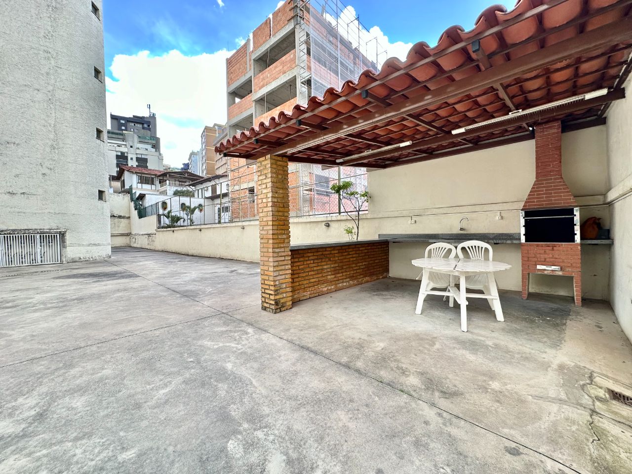 Apartamento para alugar com 3 quartos, 110m² - Foto 18