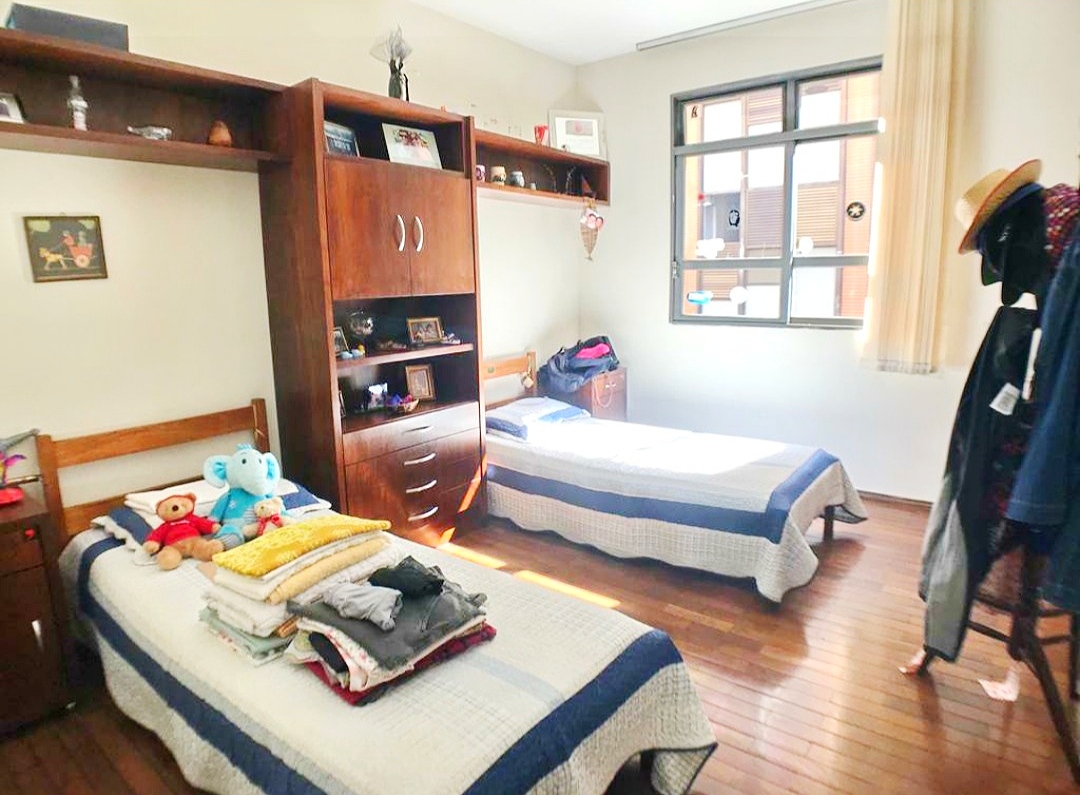 Apartamento à venda com 4 quartos, 140m² - Foto 8