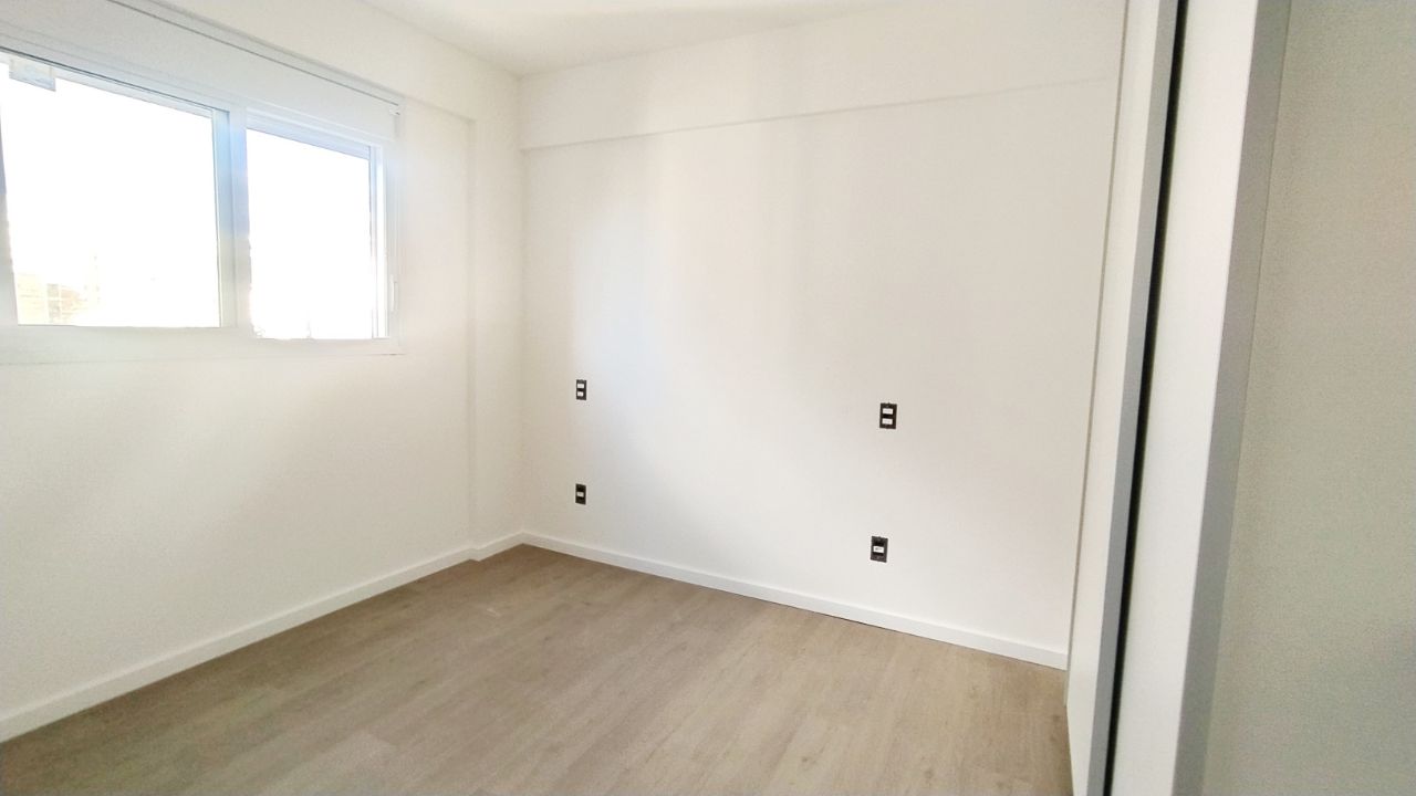 Apartamento à venda com 3 quartos, 85m² - Foto 4