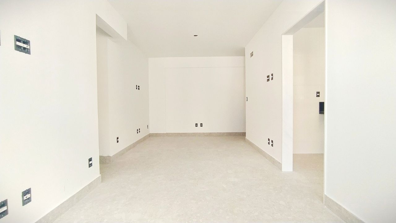 Apartamento à venda com 3 quartos, 85m² - Foto 2