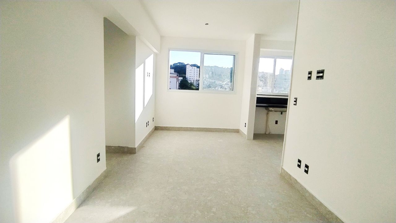 Apartamento à venda com 2 quartos, 66m² - Foto 1