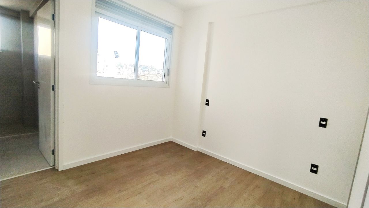 Apartamento à venda com 2 quartos, 66m² - Foto 4