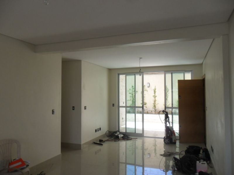 Apartamento à venda com 3 quartos, 200m² - Foto 1