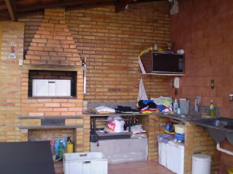 Casa à venda com 4 quartos, 200m² - Foto 3