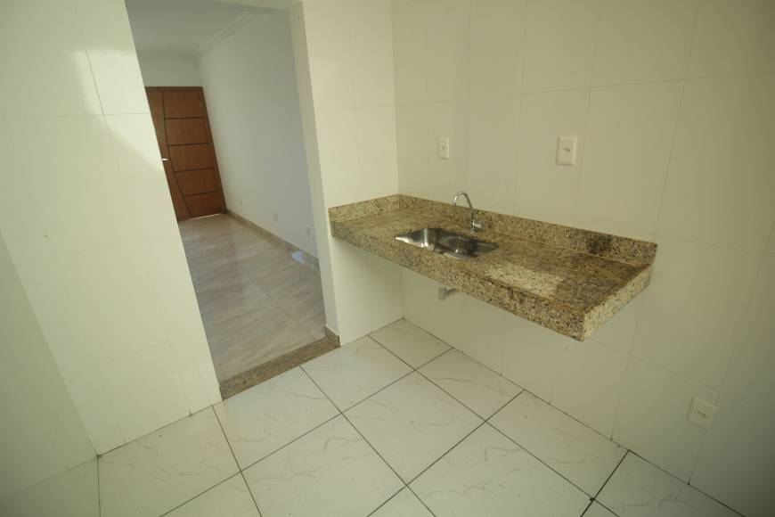 Casa à venda com 2 quartos, 58m² - Foto 8