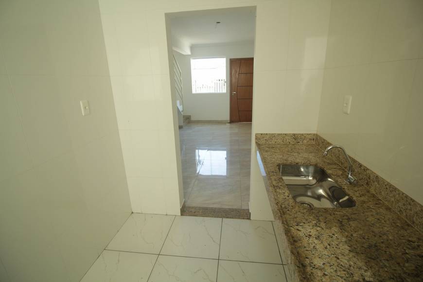 Casa à venda com 2 quartos, 58m² - Foto 3