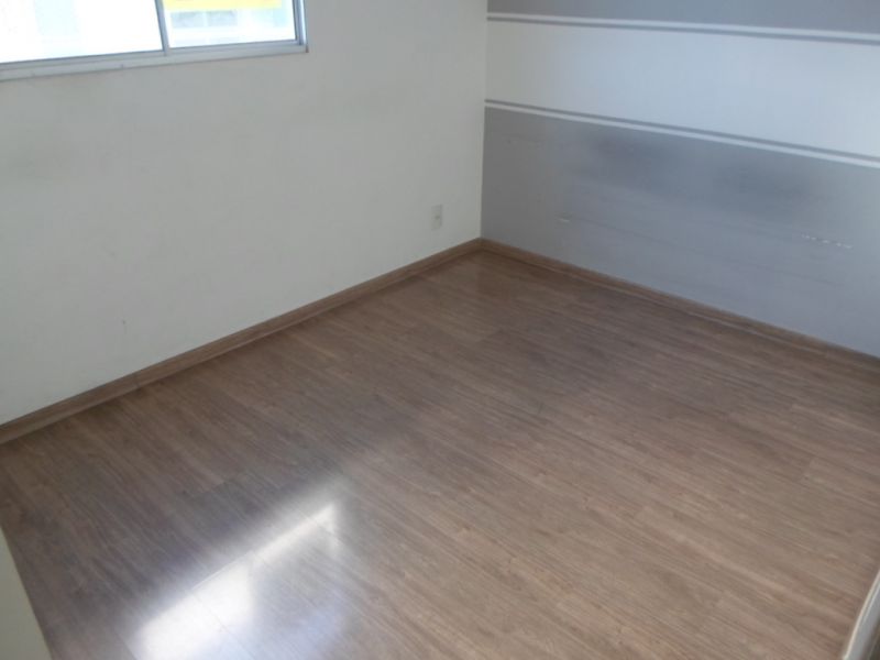 Apartamento à venda com 3 quartos, 71m² - Foto 4