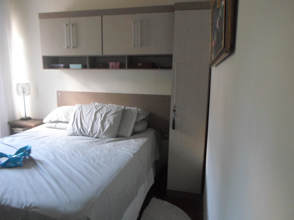 Casa à venda com 2 quartos, 60m² - Foto 7