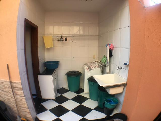 Casa à venda com 5 quartos, 270m² - Foto 19