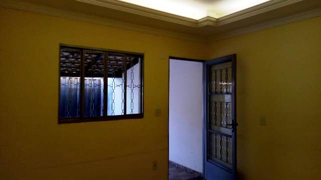 Casa à venda com 3 quartos, 100m² - Foto 3