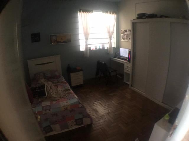 Casa à venda com 5 quartos, 140m² - Foto 1