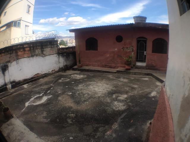 Casa à venda com 5 quartos, 140m² - Foto 7