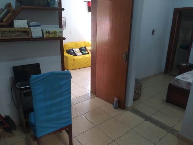 Casa à venda com 3 quartos, 200m² - Foto 3