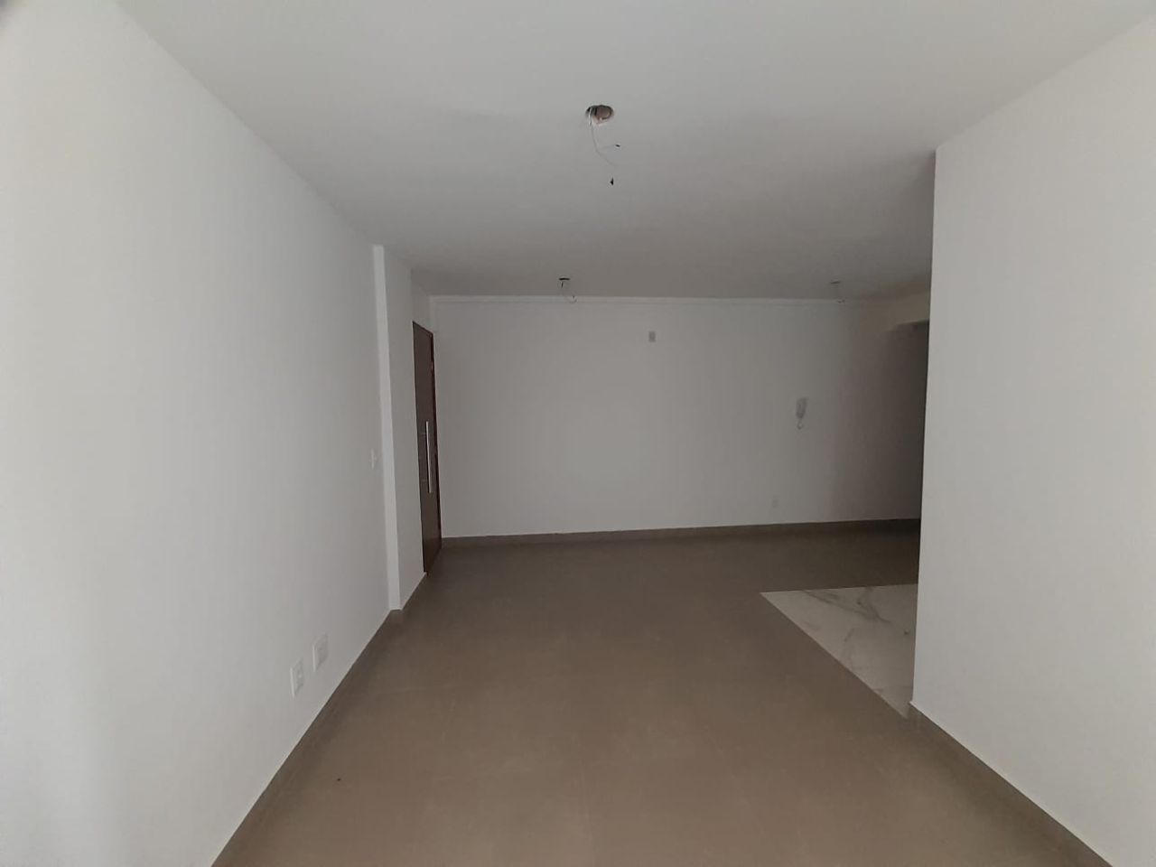 Apartamento à venda com 3 quartos, 77m² - Foto 1