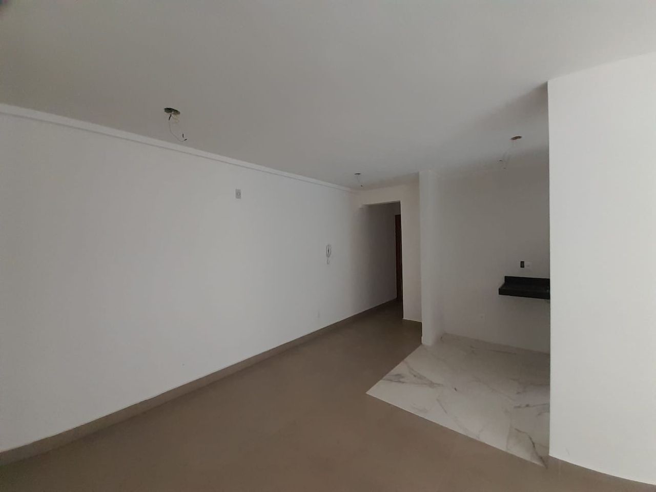 Apartamento à venda com 3 quartos, 77m² - Foto 4