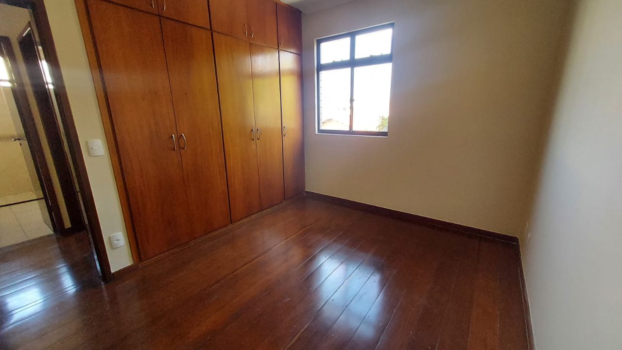 Apartamento para alugar com 3 quartos, 90m² - Foto 17