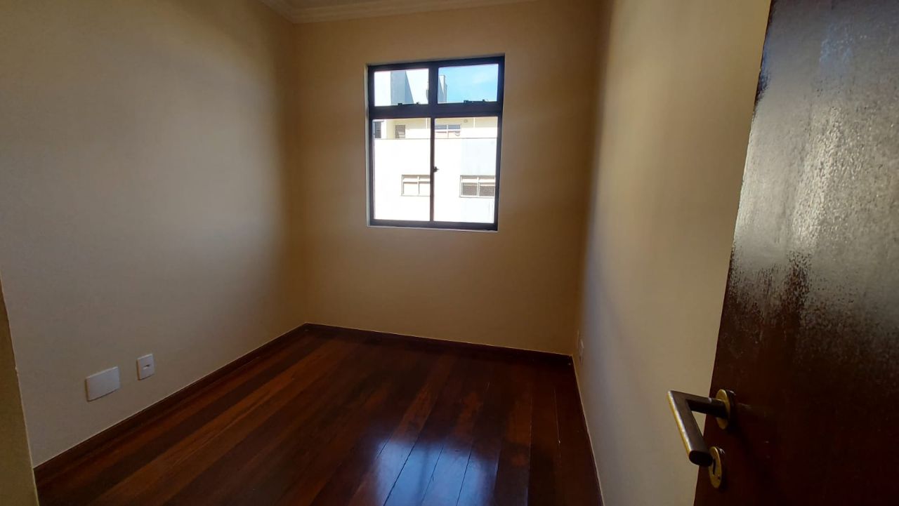 Apartamento para alugar com 3 quartos, 90m² - Foto 9