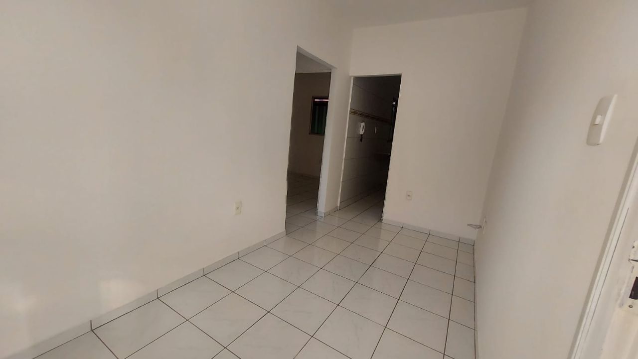Casa para alugar com 2 quartos, 50m² - Foto 2
