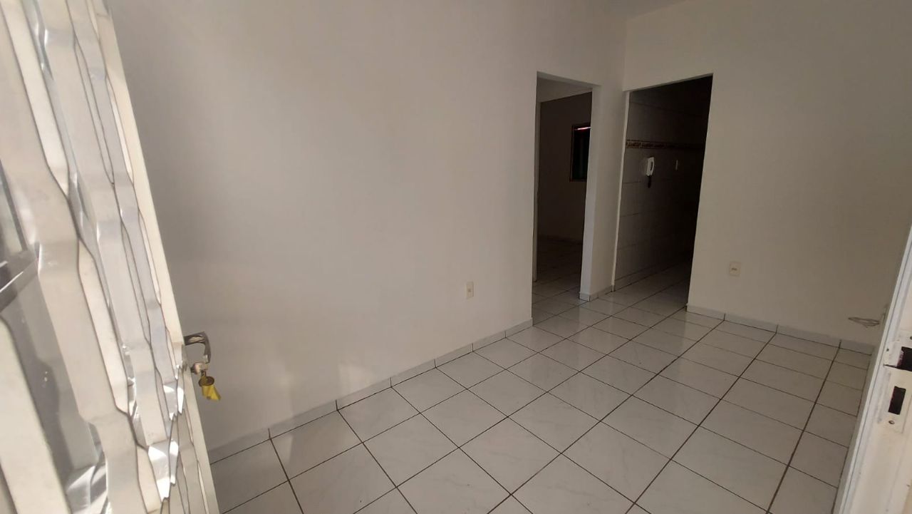 Casa para alugar com 2 quartos, 50m² - Foto 3
