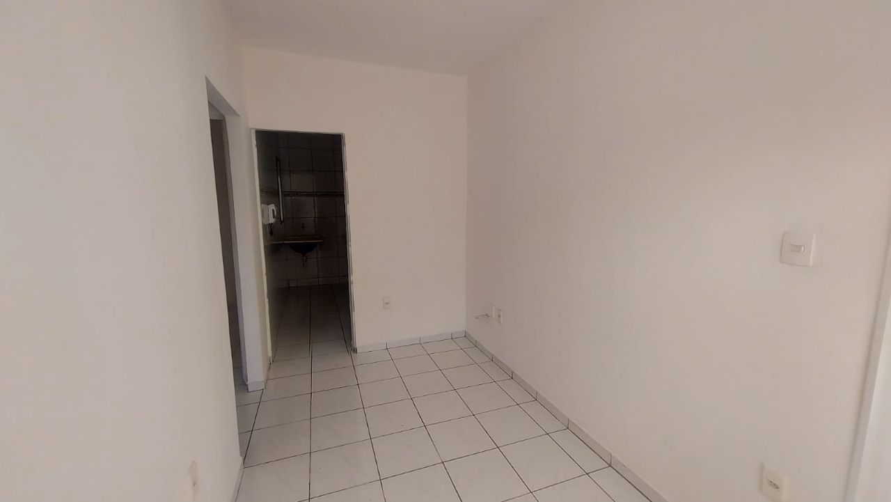 Casa para alugar com 2 quartos, 50m² - Foto 4