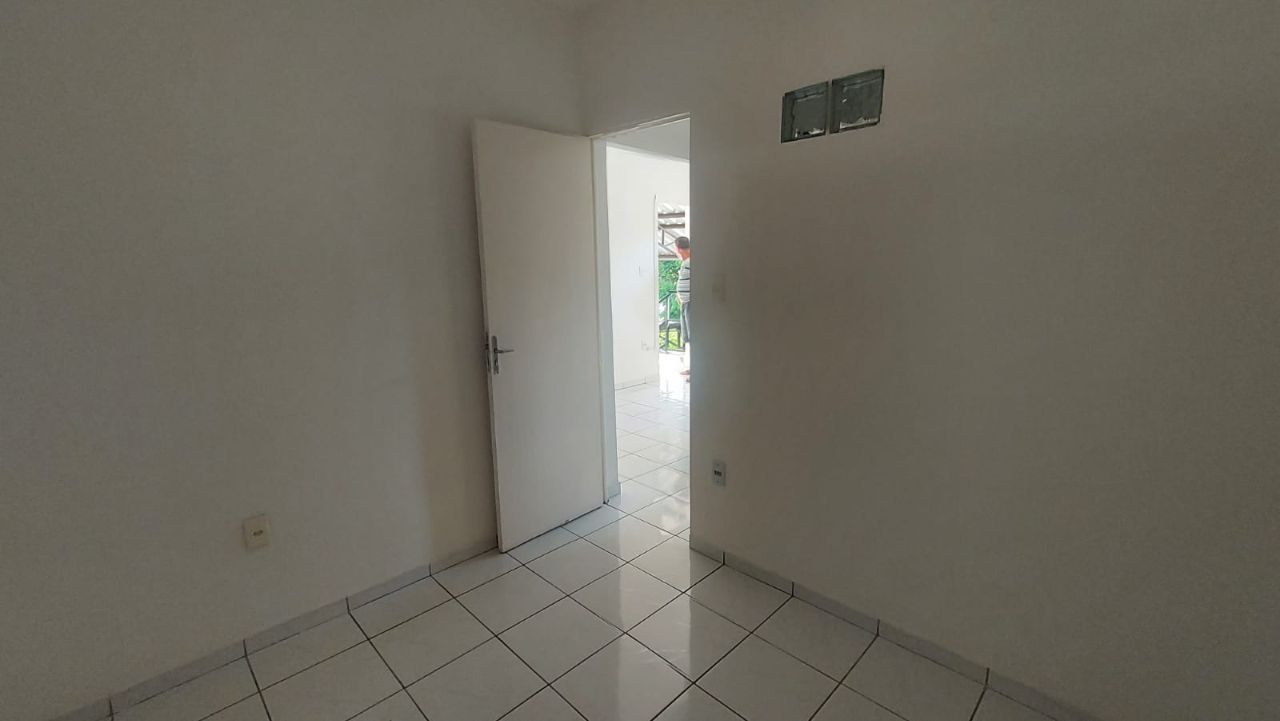 Casa para alugar com 2 quartos, 50m² - Foto 6