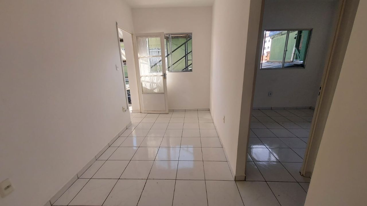Casa para alugar com 2 quartos, 50m² - Foto 7