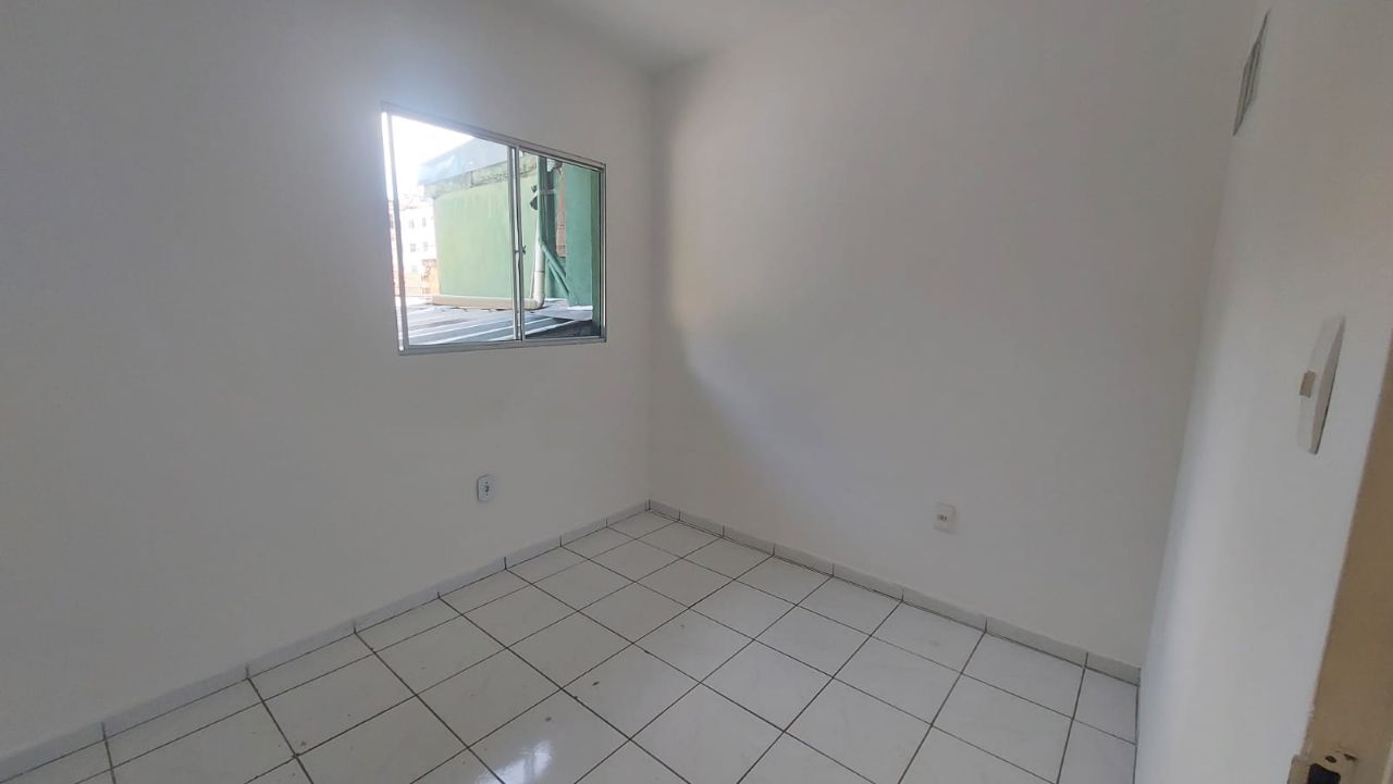 Casa para alugar com 2 quartos, 50m² - Foto 11