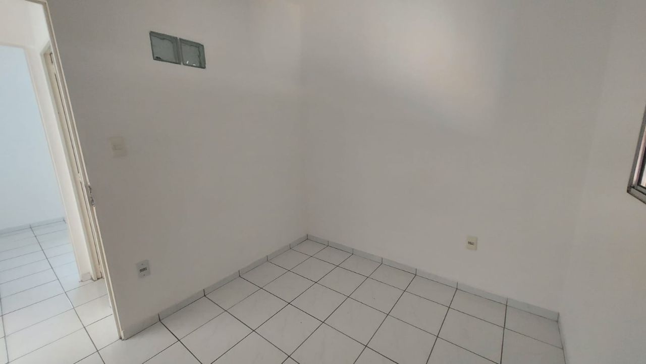 Casa para alugar com 2 quartos, 50m² - Foto 13