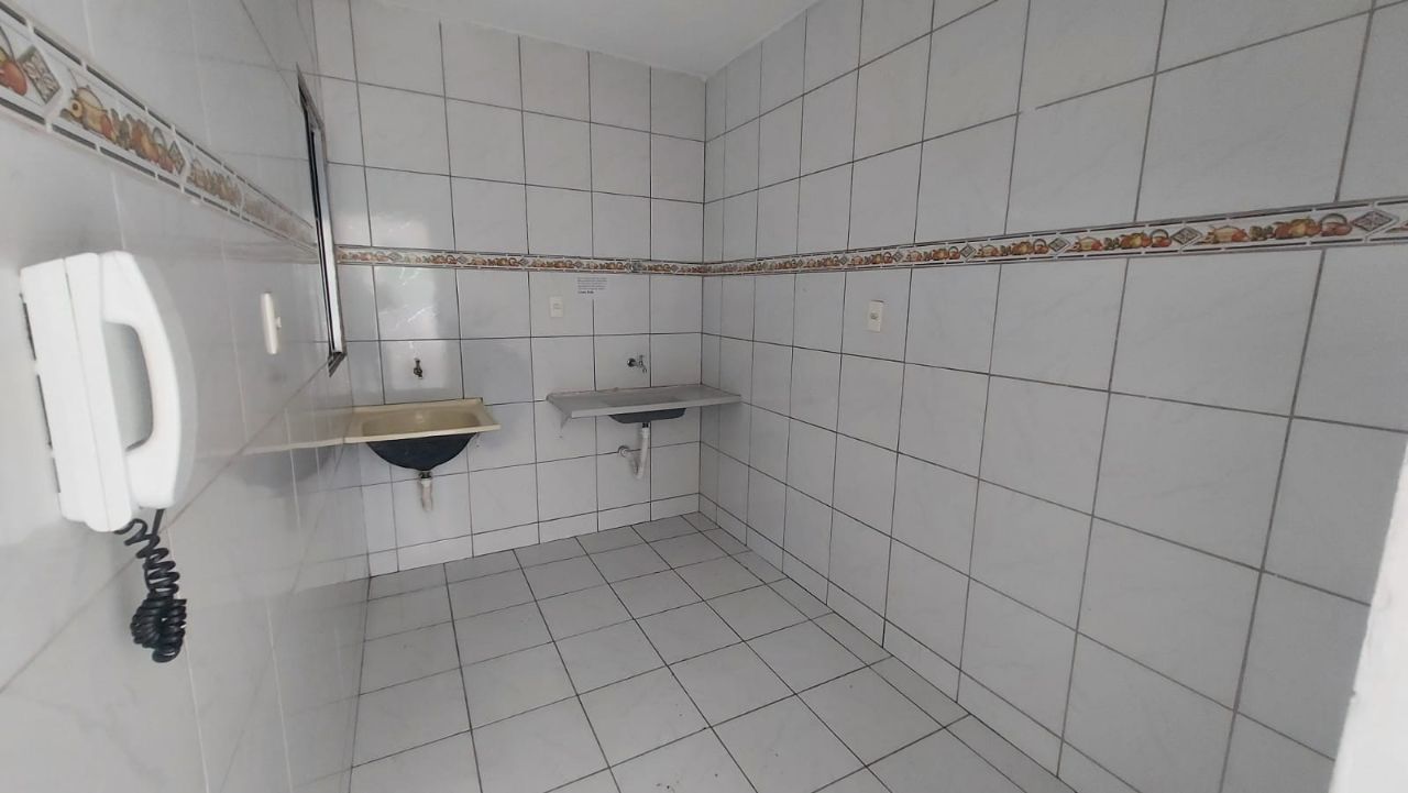 Casa para alugar com 2 quartos, 50m² - Foto 17