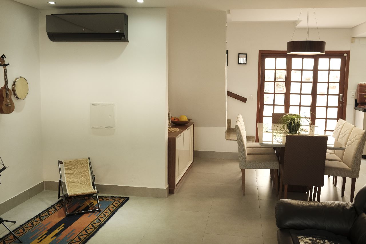 Casa à venda com 3 quartos, 165m² - Foto 2