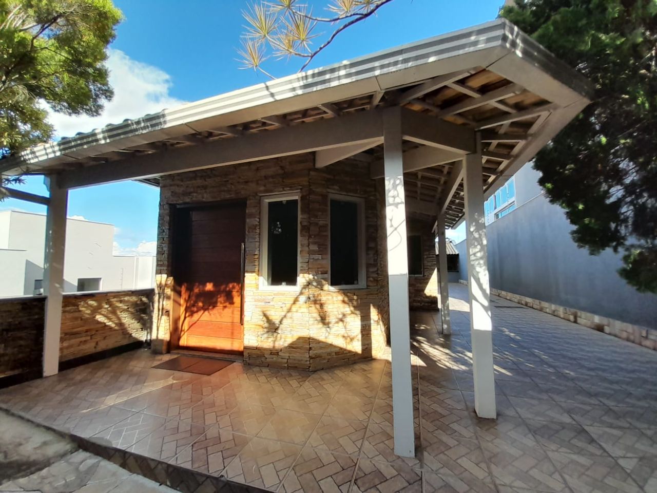 Casa à venda com 3 quartos, 493m² - Foto 1