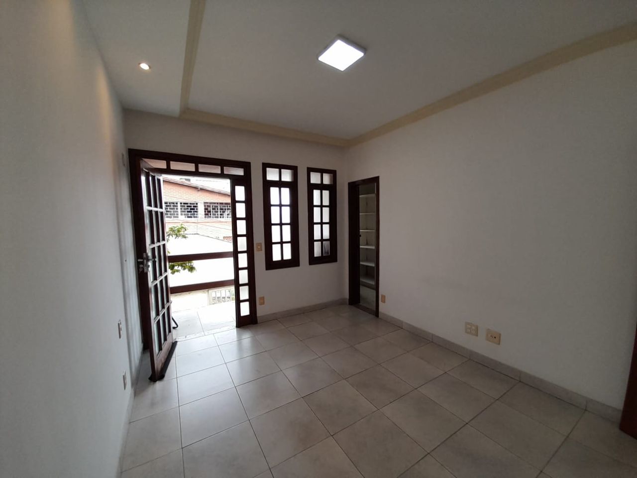 Casa à venda com 3 quartos, 200m² - Foto 3