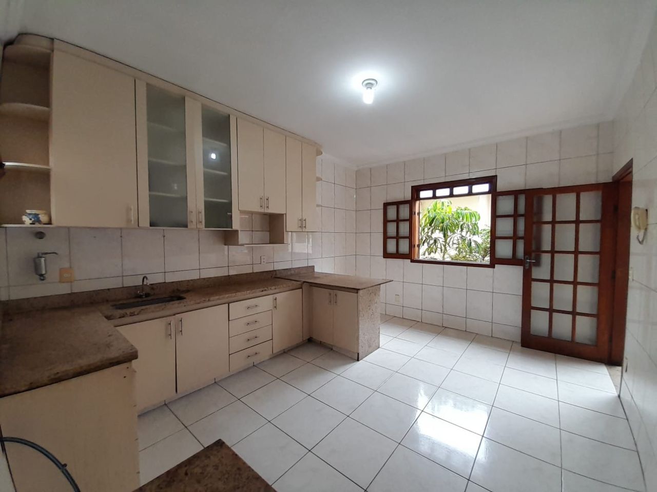 Casa à venda com 3 quartos, 200m² - Foto 14