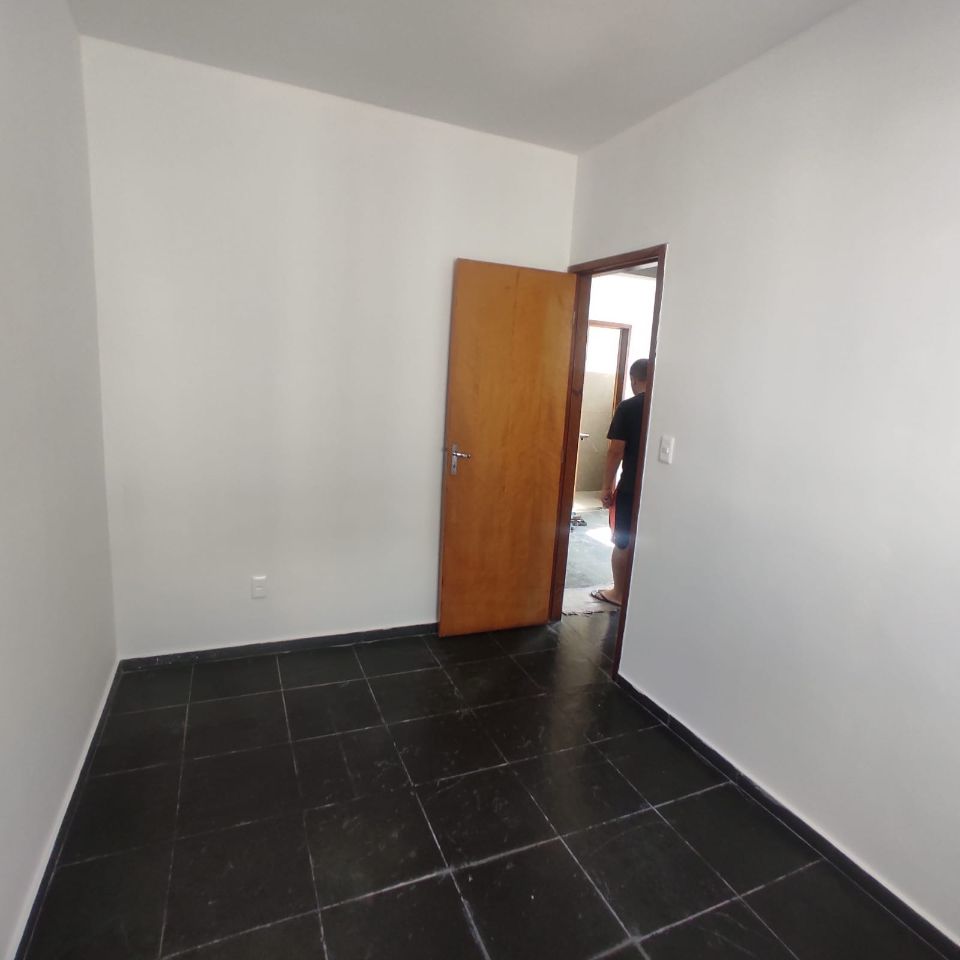 Apartamento à venda com 3 quartos, 55m² - Foto 2