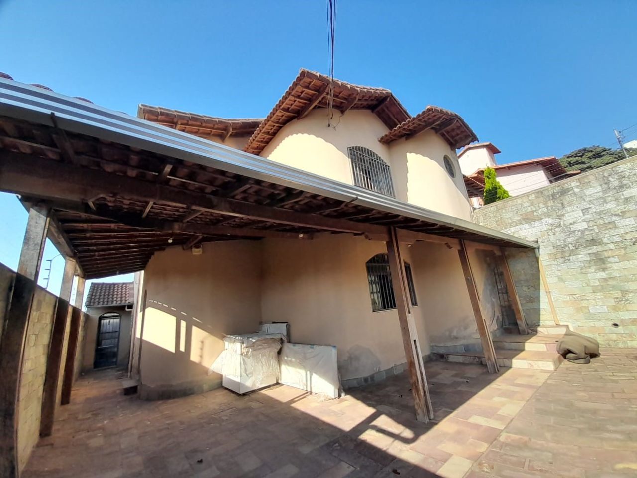 Casa à venda com 4 quartos, 24m² - Foto 1