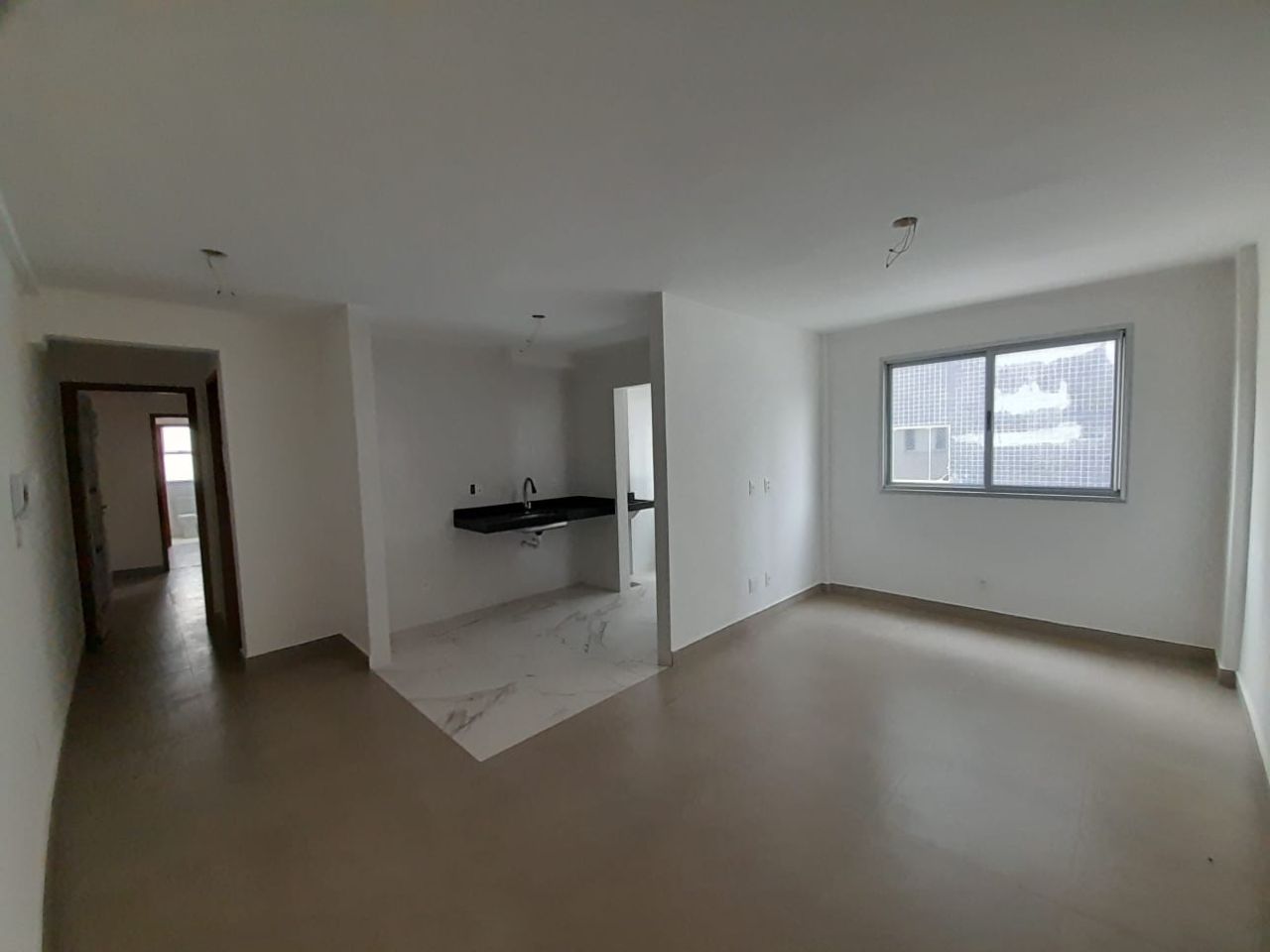 Apartamento à venda com 2 quartos, 77m² - Foto 2