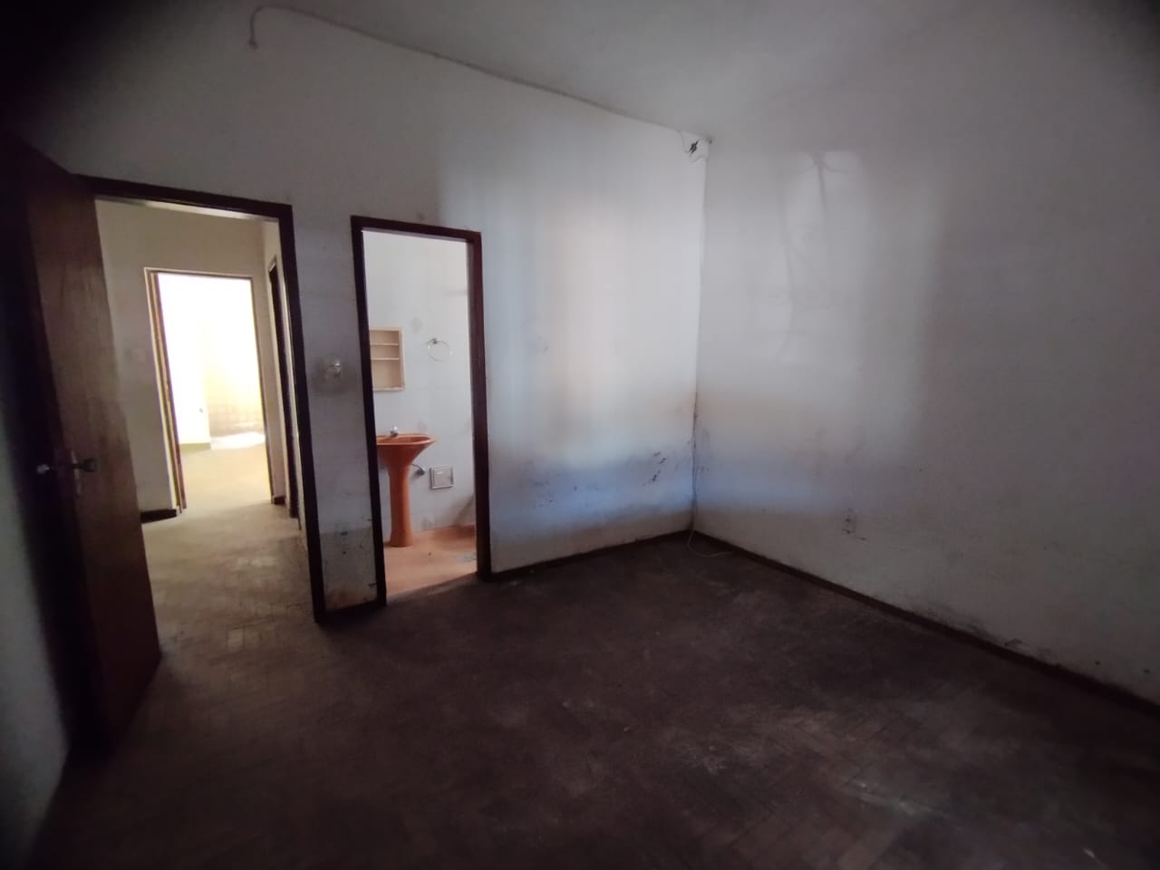 Casa à venda com 6 quartos, 234m² - Foto 4