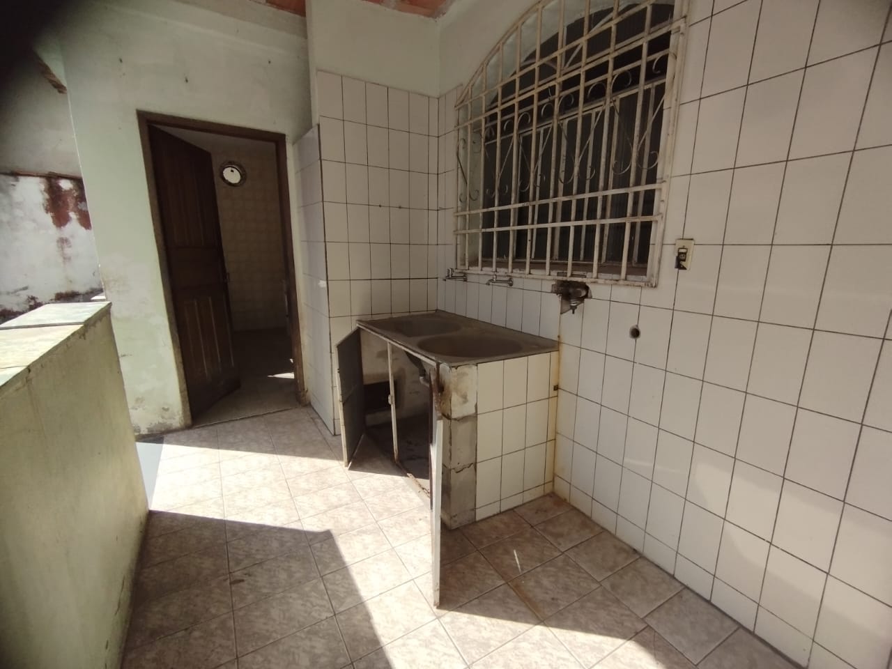 Casa à venda com 6 quartos, 234m² - Foto 9