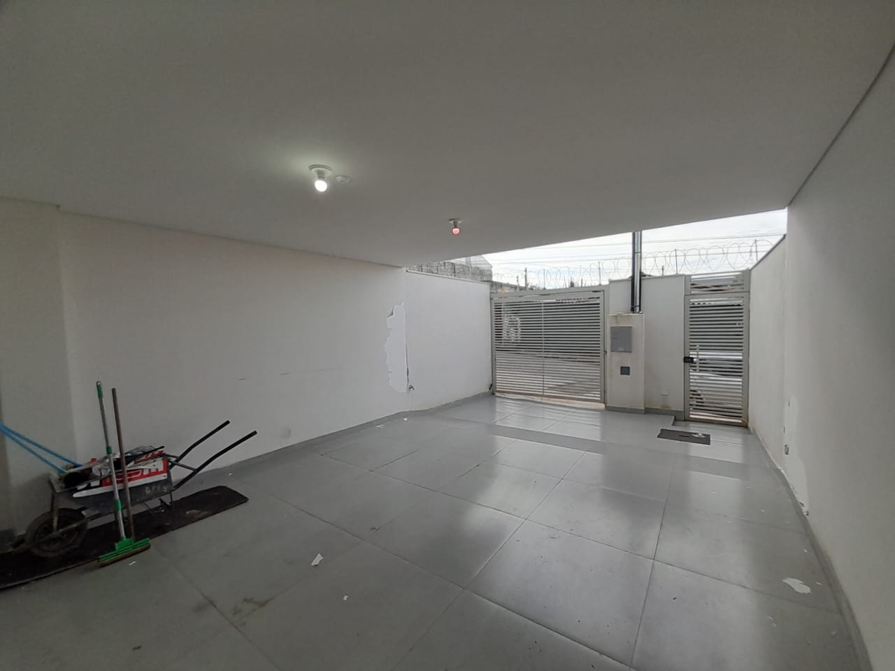 Casa à venda com 3 quartos, 118m² - Foto 2