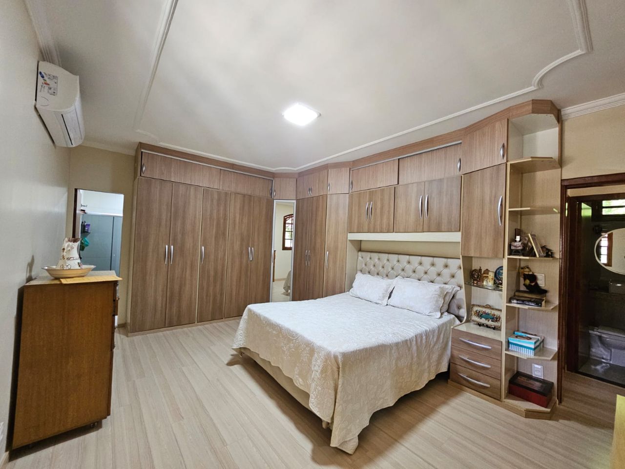 Casa à venda com 4 quartos, 340m² - Foto 3