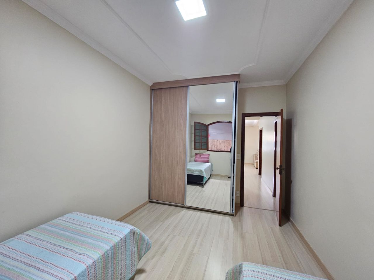 Casa à venda com 4 quartos, 340m² - Foto 15