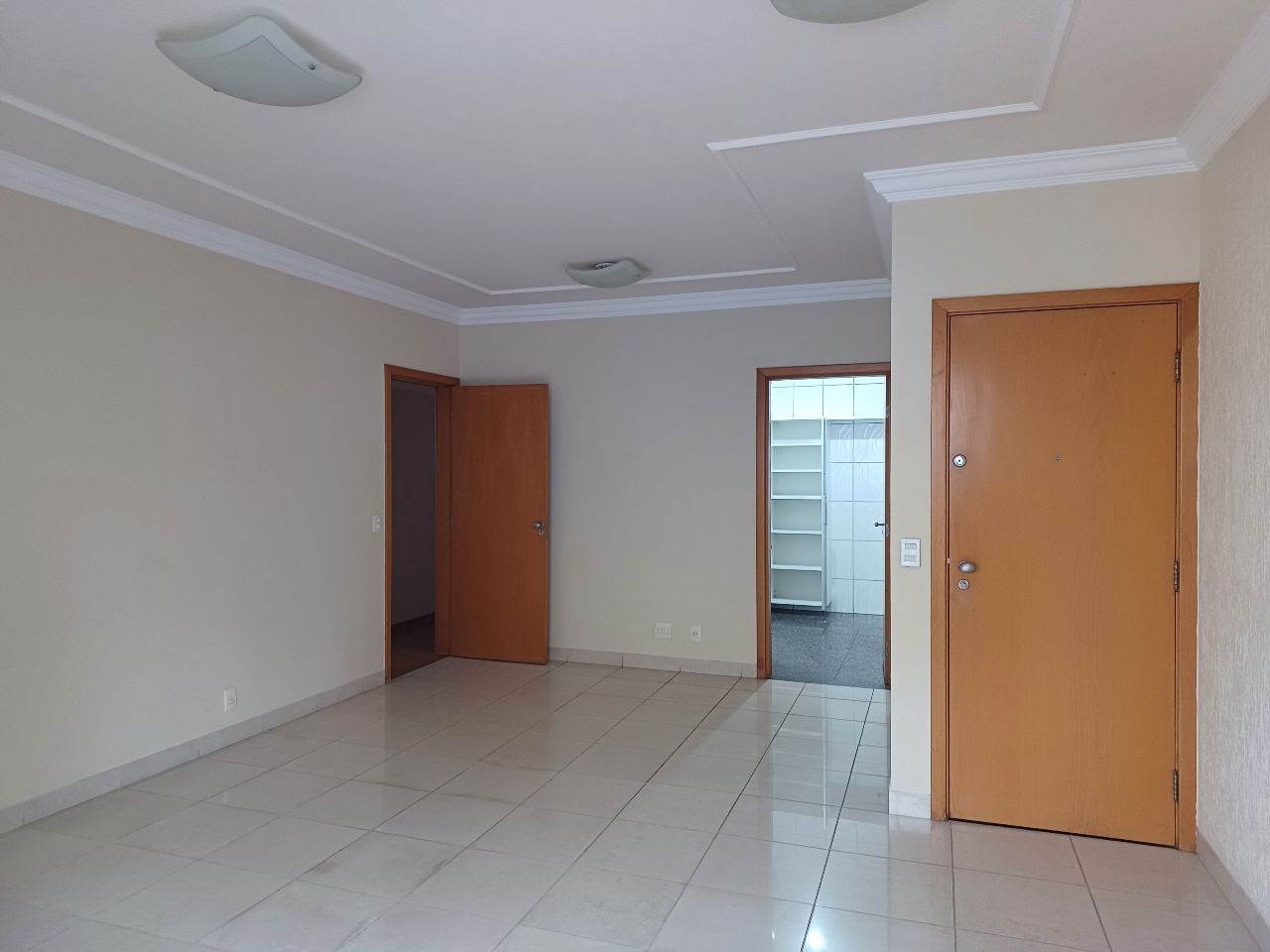 Apartamento à venda com 3 quartos, 119m² - Foto 2