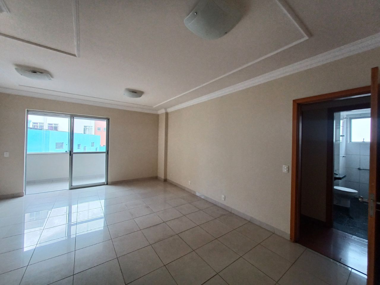 Apartamento à venda com 3 quartos, 119m² - Foto 3