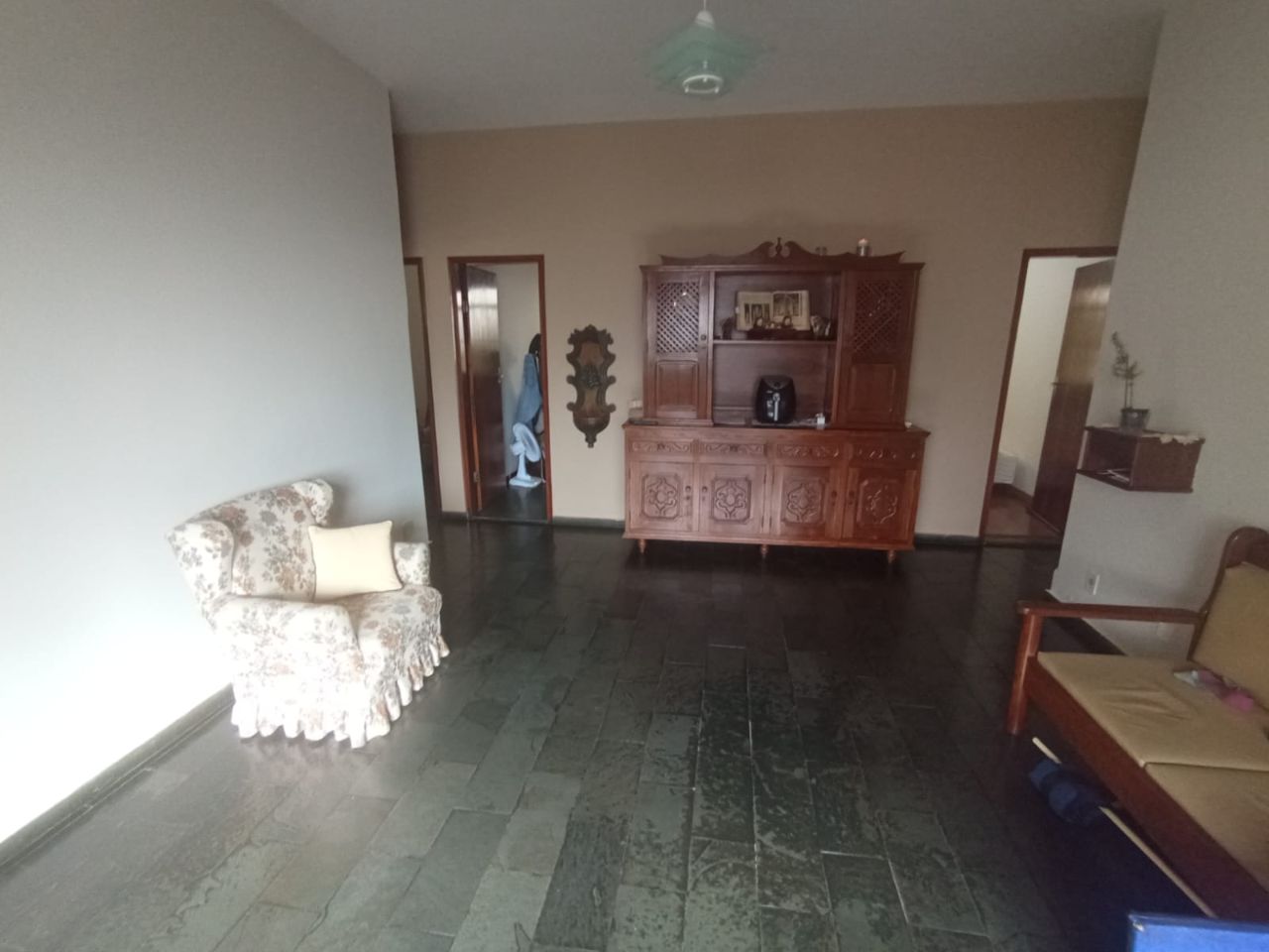 Casa para alugar com 4 quartos, 200m² - Foto 2
