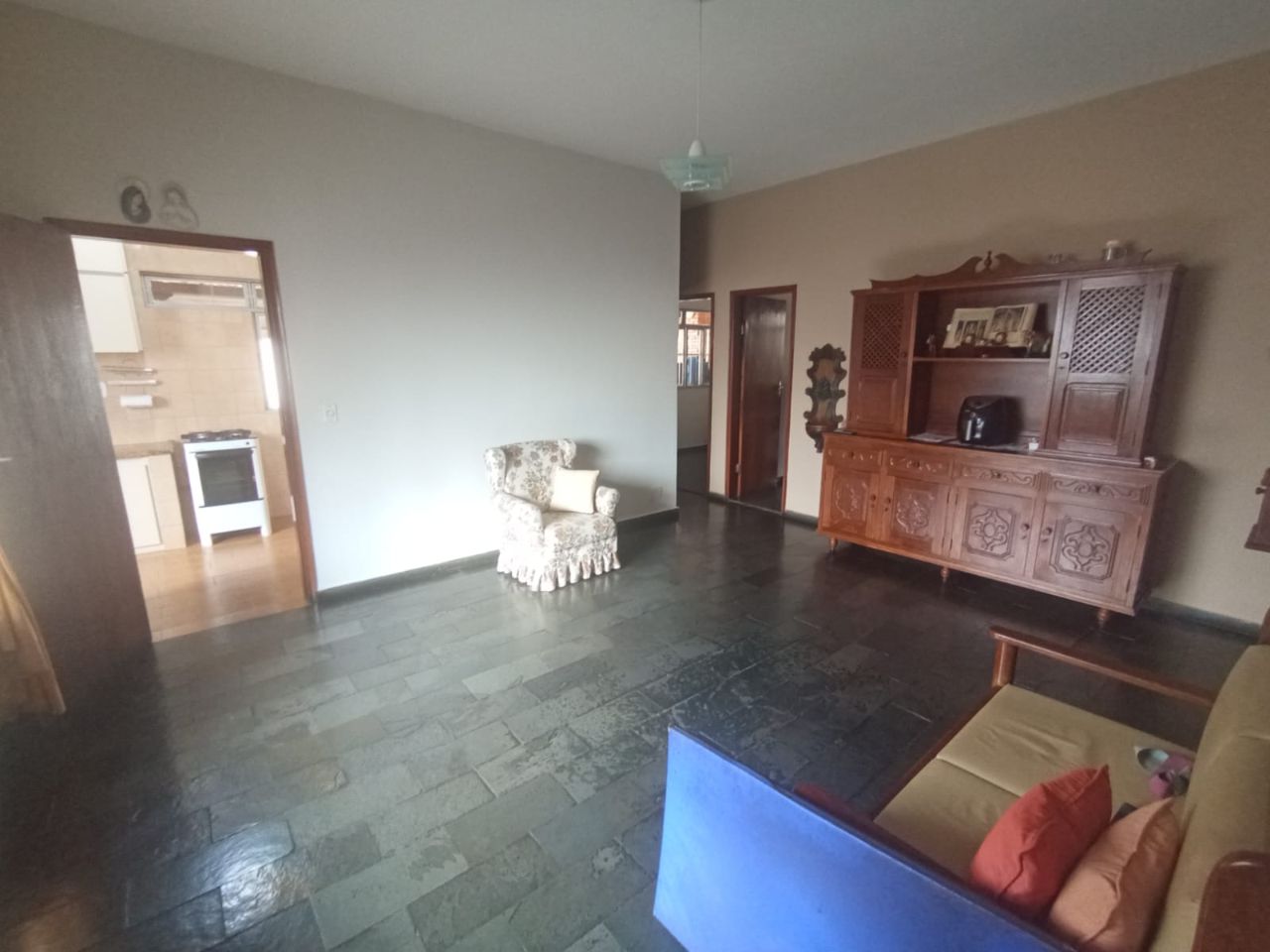Casa para alugar com 4 quartos, 200m² - Foto 3