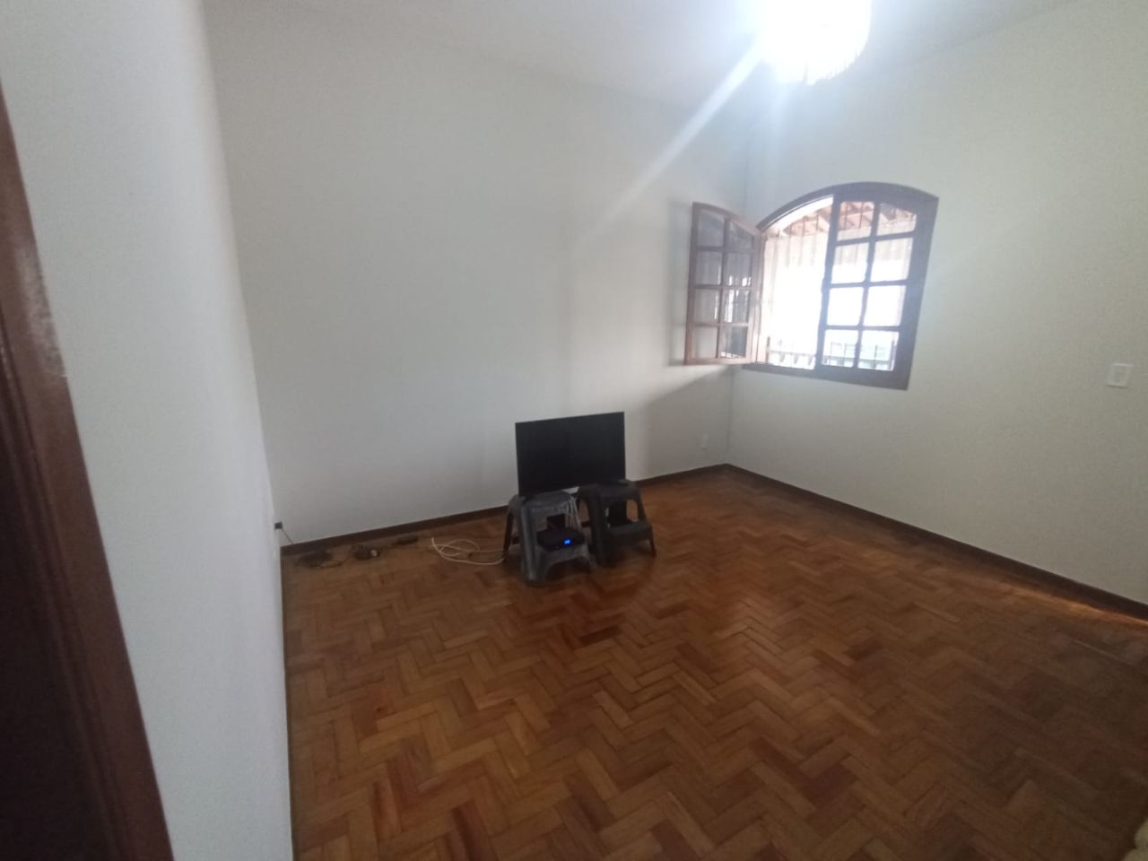 Casa para alugar com 4 quartos, 200m² - Foto 7