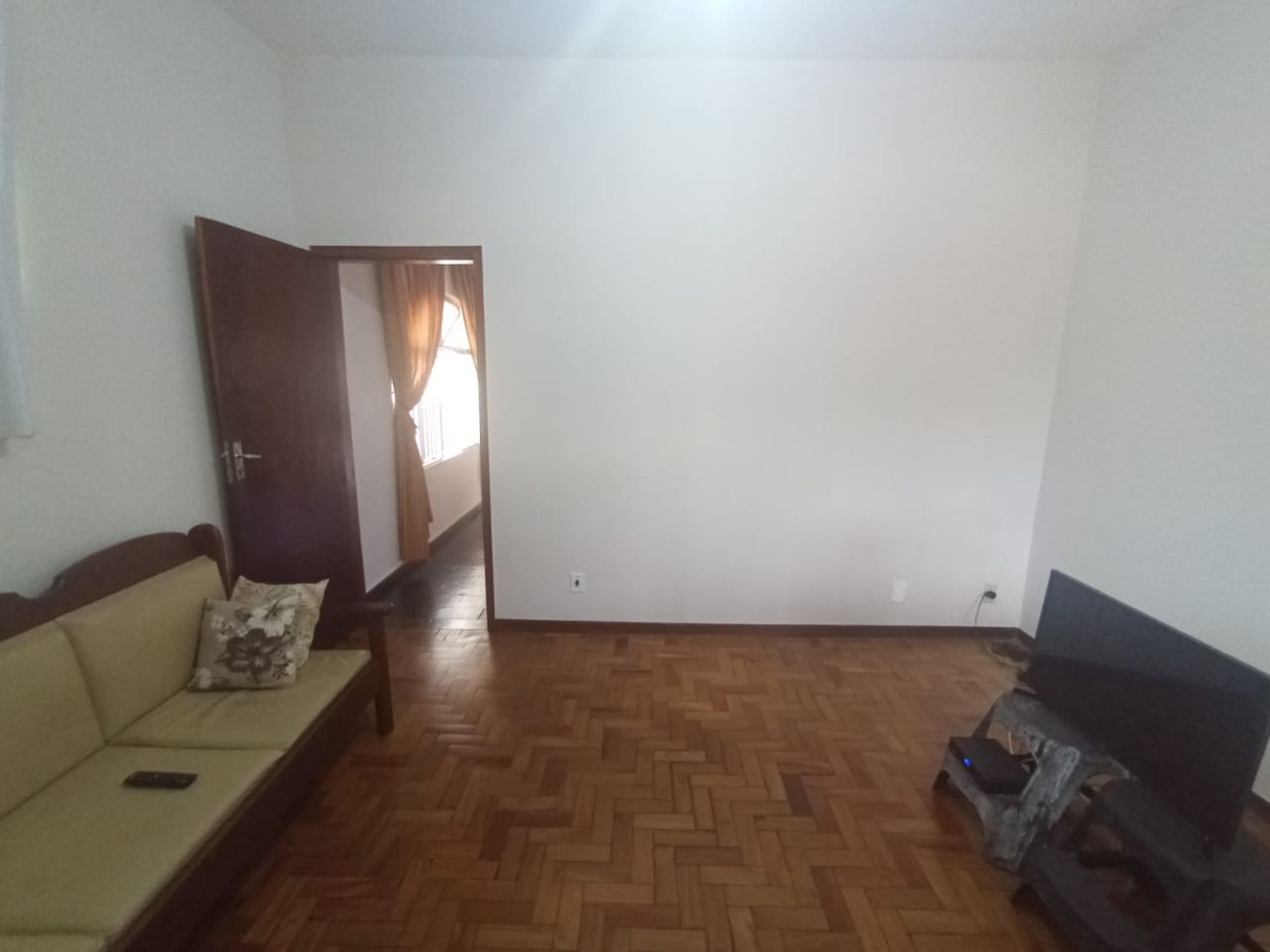 Casa para alugar com 4 quartos, 200m² - Foto 11